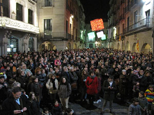 Concentració en defensa de l'escola en català a la plaça del Vi