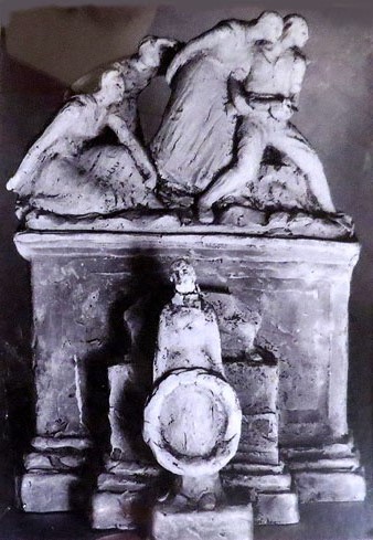 Projecte per al monument a les heroïnes de Santa Bàrbara. La imatge permet apreciar la maqueta sencera abans que es deteriorés. AHCOAC-G