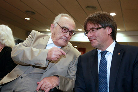 Acte de reconeixement a Domènec Fita i Àngela Rodeja amb la presència del president de la Generalitat Carles Puigdemont. 16 de setembre 2016
