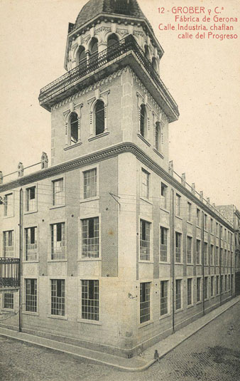 Façana de la fàbrica Gròber, a l'encreuament dels carrers Cristòfol Gròber i Nou. 1910-1918