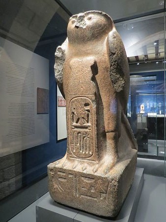 Estàtua del déu Re-Harectes. Granit. Dinastia XIX, regnat de Ramesses II, Ca. 1279-1213 aC. Tell el-Maskhuta