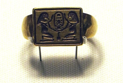Segell en forma d'anell amb el nom del faraó Amenhotep II. Or. Dinastia XVIII, regnat d'Amenhotep II, Ca. 1427-1400 aC