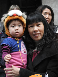 Celebraci&oacute; de l'any nou xin&egrave;s a Girona. La gent