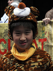 Celebraci&oacute; de l'any nou xin&egrave;s a Girona. La gent