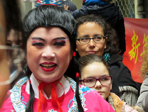 Celebraci&oacute; de l'any nou xin&egrave;s a Girona. La gent