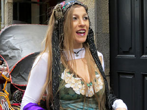 Celebraci&oacute; de l'any nou xin&egrave;s a Girona. La gent