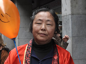 Celebraci&oacute; de l'any nou xin&egrave;s a Girona. La gent