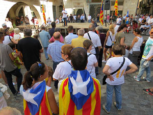 Diada Nacional 2016. Concentració a la plaça del Vi, lectura del manifest i cant de Els Segadors