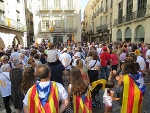 Diada Nacional 2016. Concentració a la plaça del Vi, lectura del manifest i cant de Els Segadors