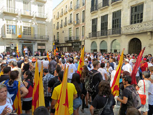 Diada Nacional 2016. Concentració a la plaça del Vi, lectura del manifest i cant de Els Segadors