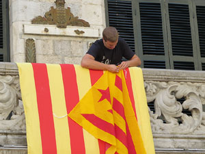 Diada Nacional 2016. Concentraci&oacute; a la pla&ccedil;a del Vi, lectura del manifest i cant de Els Segadors