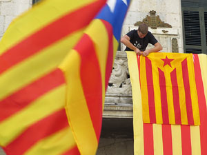 Diada Nacional 2016. Concentraci&oacute; a la pla&ccedil;a del Vi, lectura del manifest i cant de Els Segadors