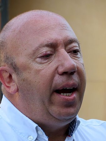 El senador Joan Bagué durant l'homenatge