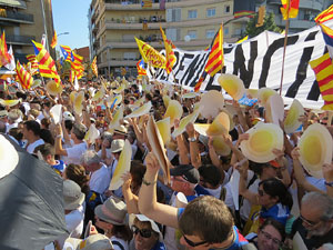 Diada Nacional 2016. Manifestació sotre el lema A punt. Endavant república catalana, a Salt