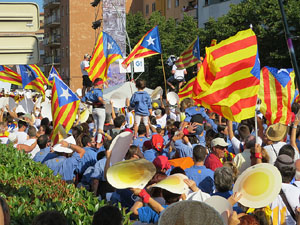 Diada Nacional 2016. Manifestació sotre el lema A punt. Endavant república catalana, a Salt