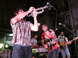 Diada Nacional 2016. Concert del grup Falciots Ninja a la plaça del Vi