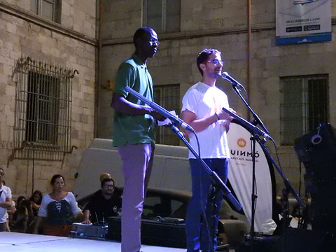Bakari Sane i Sergi Font introduïnt la lectura del manifest