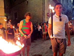 Diada Nacional 2016. X Marxa de Torxes de Girona pels carrers del Barri Vell