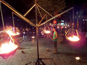 Diada Nacional 2016. X Marxa de Torxes de Girona pels carrers del Barri Vell