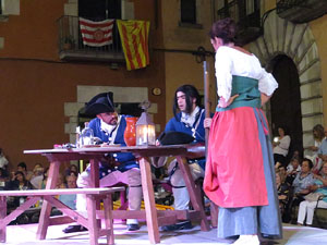 Diada Nacional 2016. X Marxa de Torxes de Girona. Recreació històrica amb el Regiment de Sant Narcís i l'actriu Cristina Cervià