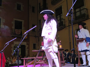 Diada Nacional 2016. X Marxa de Torxes de Girona. Recreació històrica amb el Regiment de Sant Narcís i l'actriu Cristina Cervià