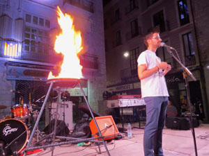Diada Nacional 2016. X Marxa de Torxes de Girona. Crema del Decret de Nova Planta i cant de Els Segadors