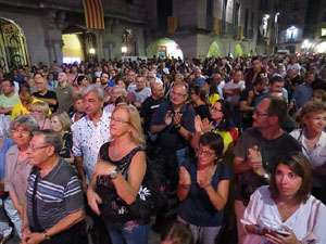 Diada Nacional 2016. X Marxa de Torxes de Girona. Crema del Decret de Nova Planta i cant de Els Segadors