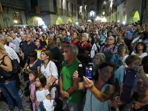 Diada Nacional 2016. X Marxa de Torxes de Girona. Crema del Decret de Nova Planta i cant de Els Segadors