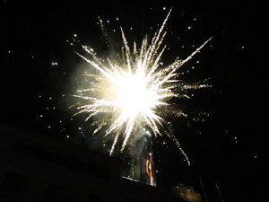 Diada Nacional 2016. X Marxa de Torxes de Girona. Crema del Decret de Nova Planta i cant de Els Segadors