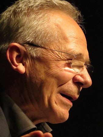 El director del festival, Llu&iacute;s Valent&iacute;, durant l'esdeveniment