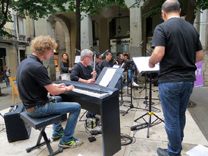 Festivalot 2016. Escenari de la Rambla de la Llibertat. Actuacions d'Escoles de M&uacute;sica