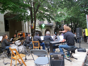 Festivalot 2016. Escenari de la Rambla de la Llibertat. Actuacions d'Escoles de M&uacute;sica
