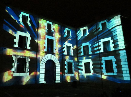 2n Festival Internacional de Mapping de Girona 2015. Escales del carrer de Sant Lloren&ccedil;