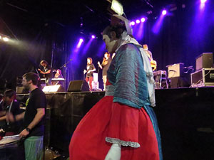 Fires 2016. Bateria de Girona. Cercavila de percusi&oacute; amb la Verge del Bombo