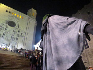 Fires 2016. La Beatufarra, descens del Beatusaure per les escales de la Catedral de Girona