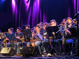 Fires 2016. Concert de la Black Music Big Band a l'escenari de la pla&ccedil;a de Sant Feliu