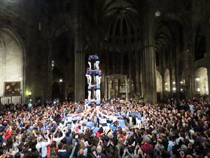 Fires 2016. Castells dins la nau gòtica de la Catedral de Girona