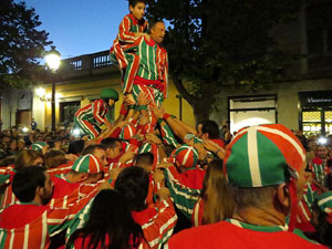 Fires 2016. Els Castells de Vigília a la Rambla de la Llibertat, amb els Marrecs de Salt i la Nova Muixeranga d'Algemesí