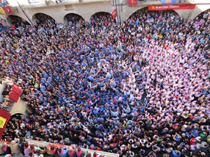 Fires 2016. La Diada Castellera a la pla&ccedil;a del Vi, amb els Marrecs de Salt, els Capgrossos de Matar&oacute; i els Minyons de Terrassa