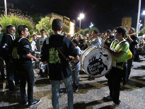 Fires 2016. Girona Gran Parade, trobada de marxing bands, amb la Girona Marxing Band, Bisband d'Empord&agrave;, Balkan Paradise Orchestra i Bufant Fort
