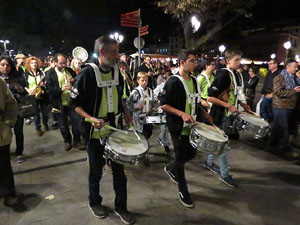Fires 2016. Girona Gran Parade, trobada de marxing bands, amb la Girona Marxing Band, Bisband d'Empord&agrave;, Balkan Paradise Orchestra i Bufant Fort