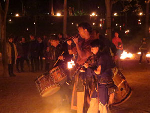 Fires 2016. Espectacle de foc i música Lluminàries de Fires, a càrrec de Taller de Magnèsia i Els Berros de la Cort