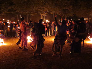 Fires 2016. Espectacle de foc i música Lluminàries de Fires, a càrrec de Taller de Magnèsia i Els Berros de la Cort