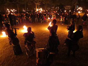 Fires 2016. Espectacle de foc i música Lluminàries de Fires, a càrrec de Taller de Magnèsia i Els Berros de la Cort