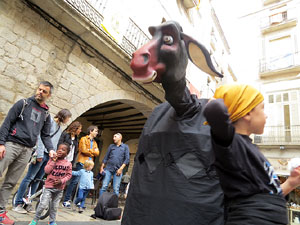 Fires 2016. Passejada de la Mula Baba i teatre de titelles a la Rambla de la Llibertat