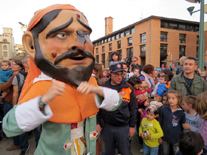 Fires 2016. El pregó. Cercavila amb gegants, capgrossos i mules