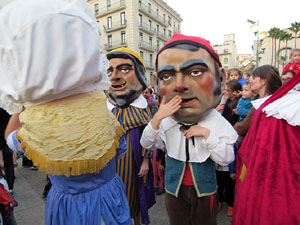 Fires 2016. El pregó. Cercavila amb gegants, capgrossos i mules