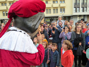 Fires 2016. El pregó. Cercavila amb gegants, capgrossos i mules