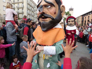 Fires 2016. El pregó. Cercavila amb gegants, capgrossos i mules