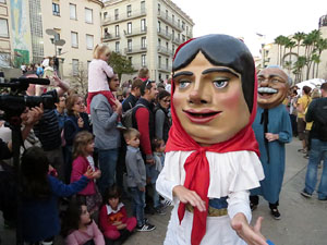 Fires 2016. El pregó. Cercavila amb gegants, capgrossos i mules